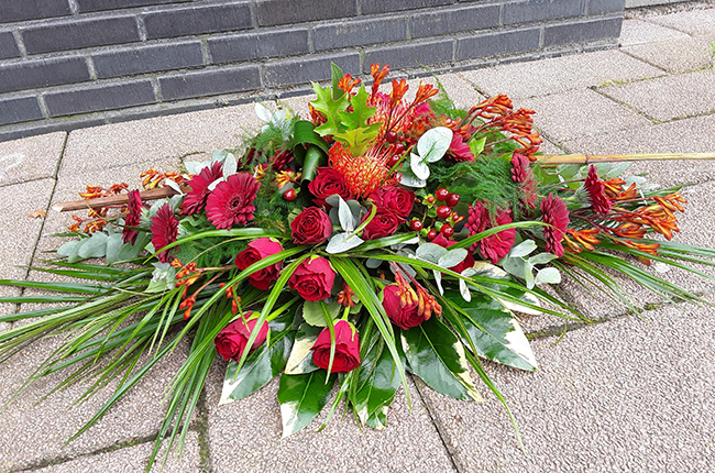 langwerpig stuk in het rood , ander kleuren ook mogelijk